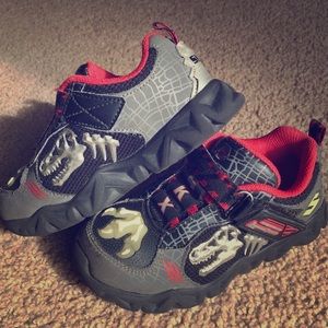 skechers dinosaur shoes